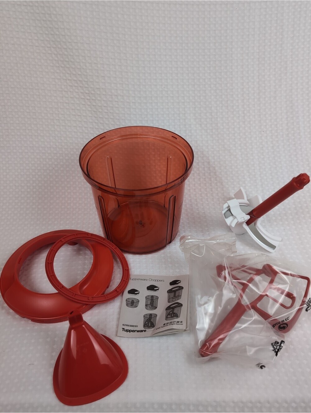 Tupperware Manual Food Chopper, 1.35L, Wisk, Funnel. No Pull String Lid, Red